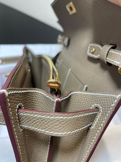 Kelly WOC 20.5 Etoupe Epsom Gold Hardware