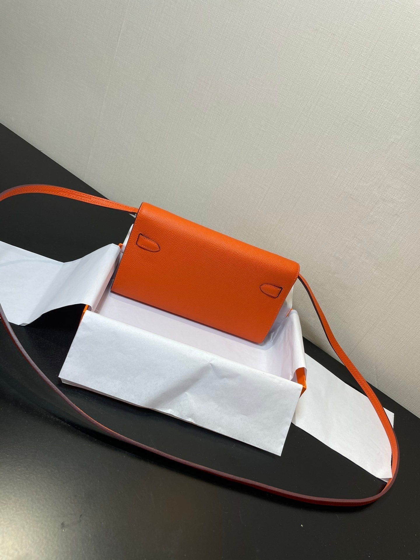 Kelly WOC 20.5 naranja Epsom herrajes plateados