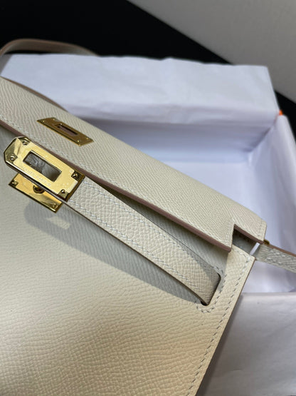 Cartera Kelly To Go de 20,5" con herrajes dorados Epsom blancos