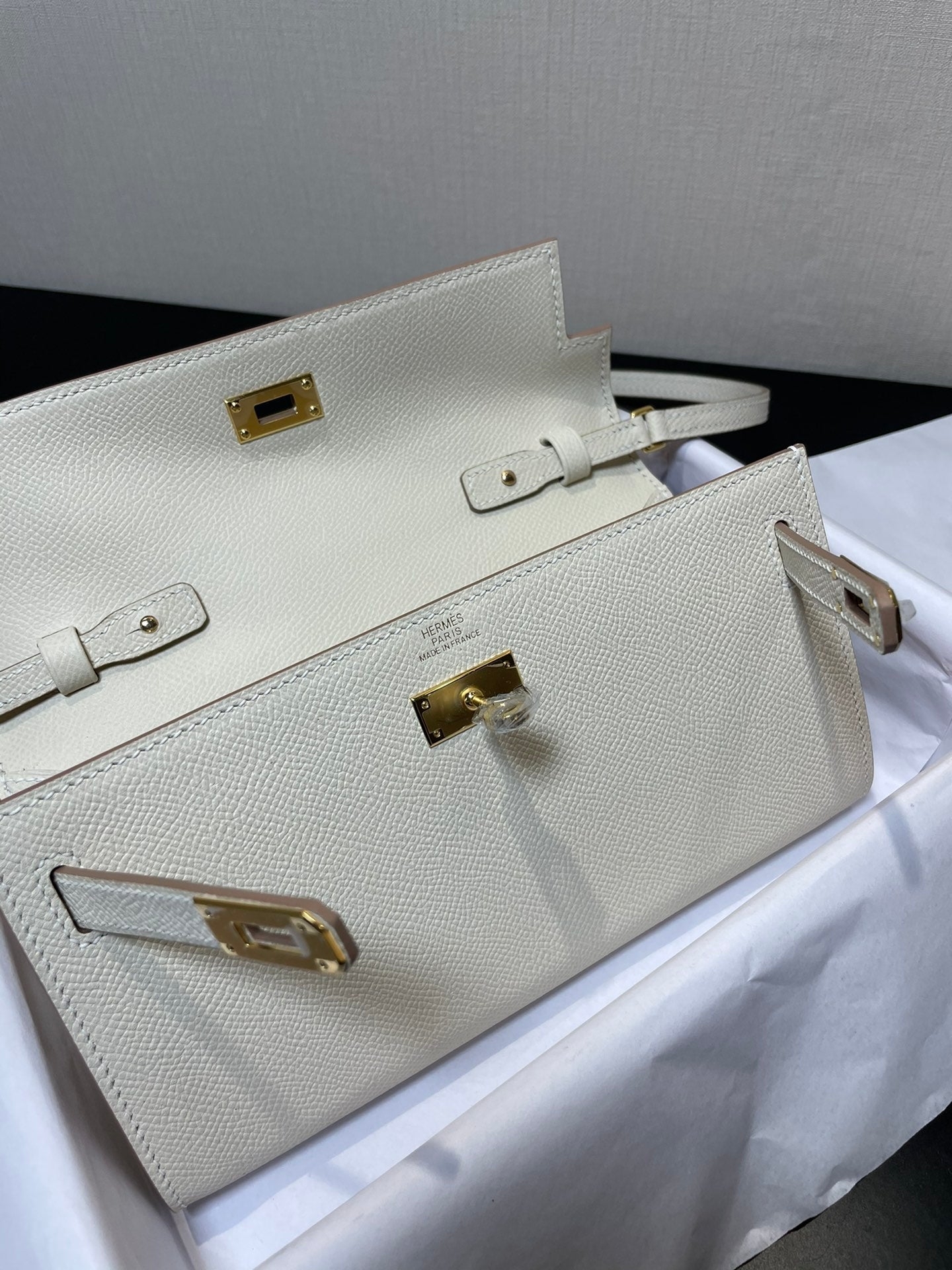 Kelly WOC 20.5 blanco Epsom con herrajes dorados