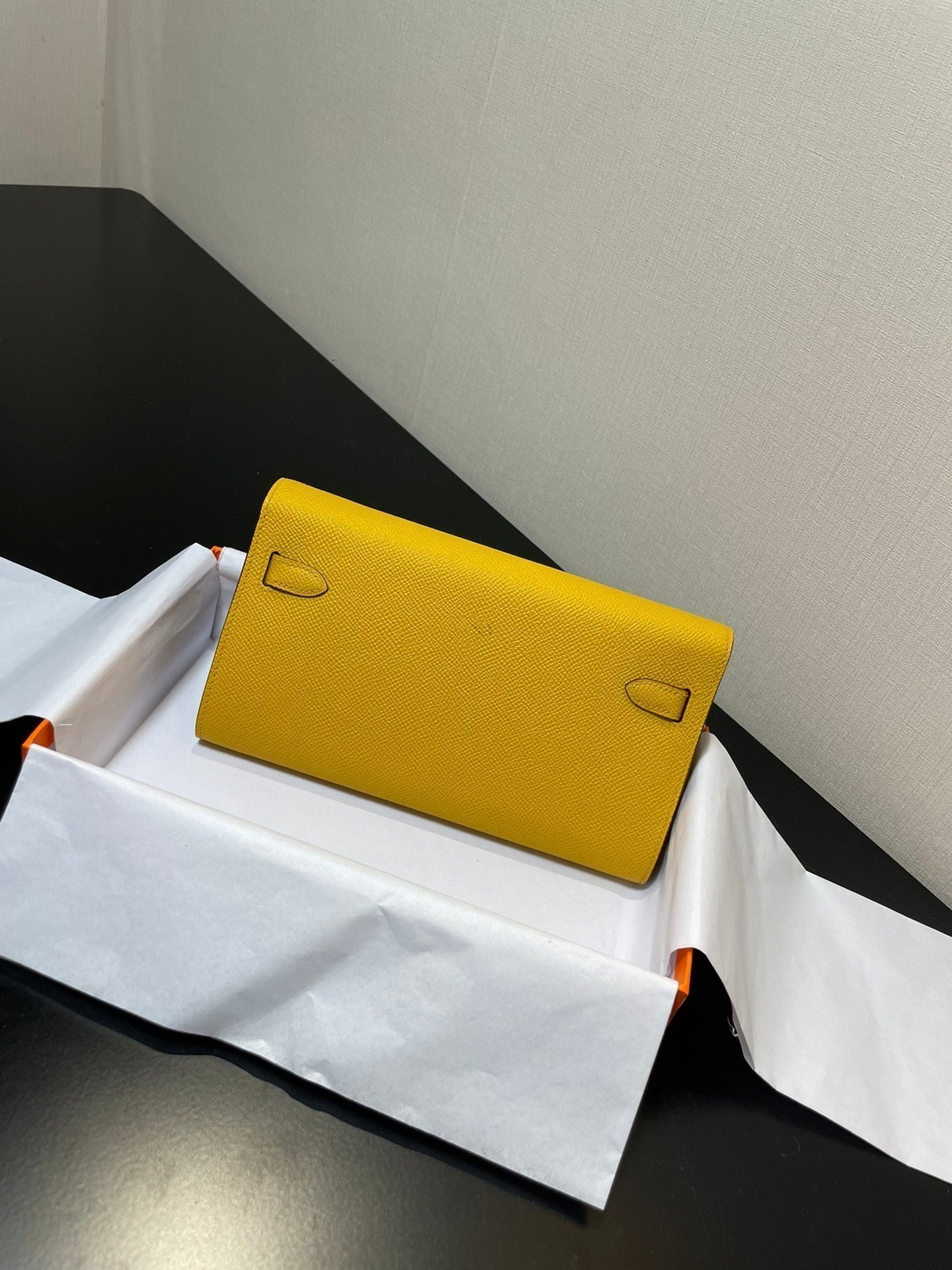 Kelly WOC 20.5 amarillo Epsom Gold Hardware
