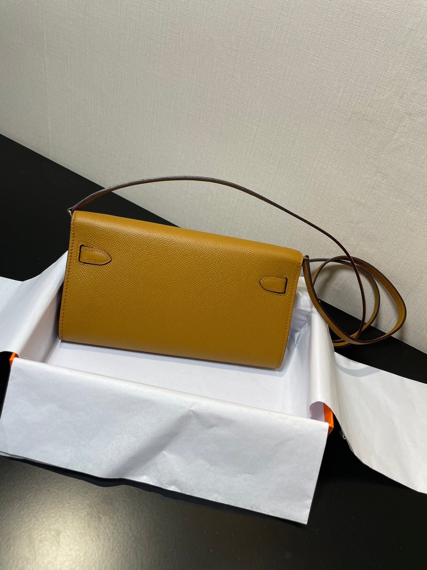 Kelly WOC 20.5 Kraft Epsom Gold Hardware