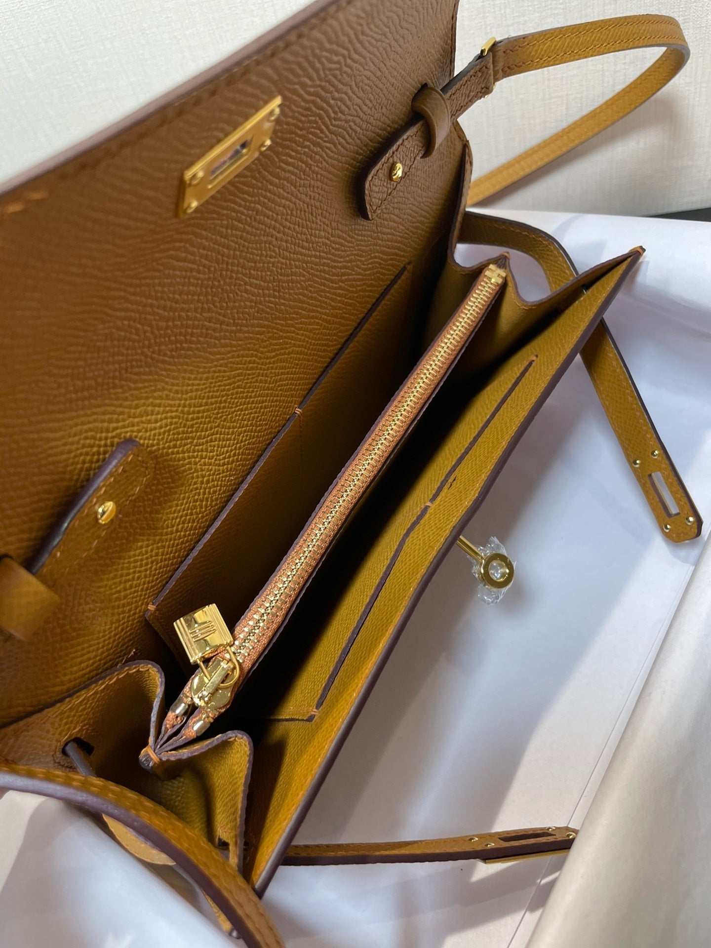 Kelly WOC 20.5 Kraft Epsom Gold Hardware