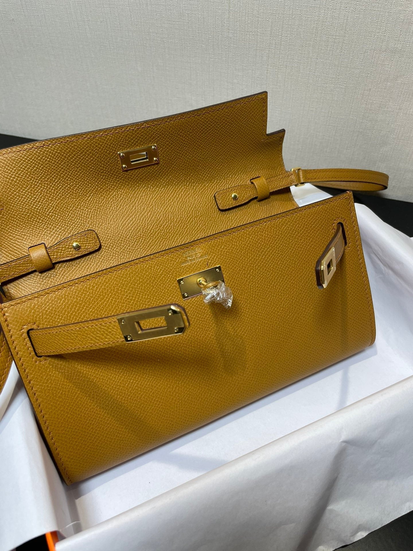Kelly WOC 20.5 Kraft Epsom Gold Hardware