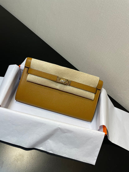 Kelly WOC 20.5 Kraft Epsom Gold Hardware