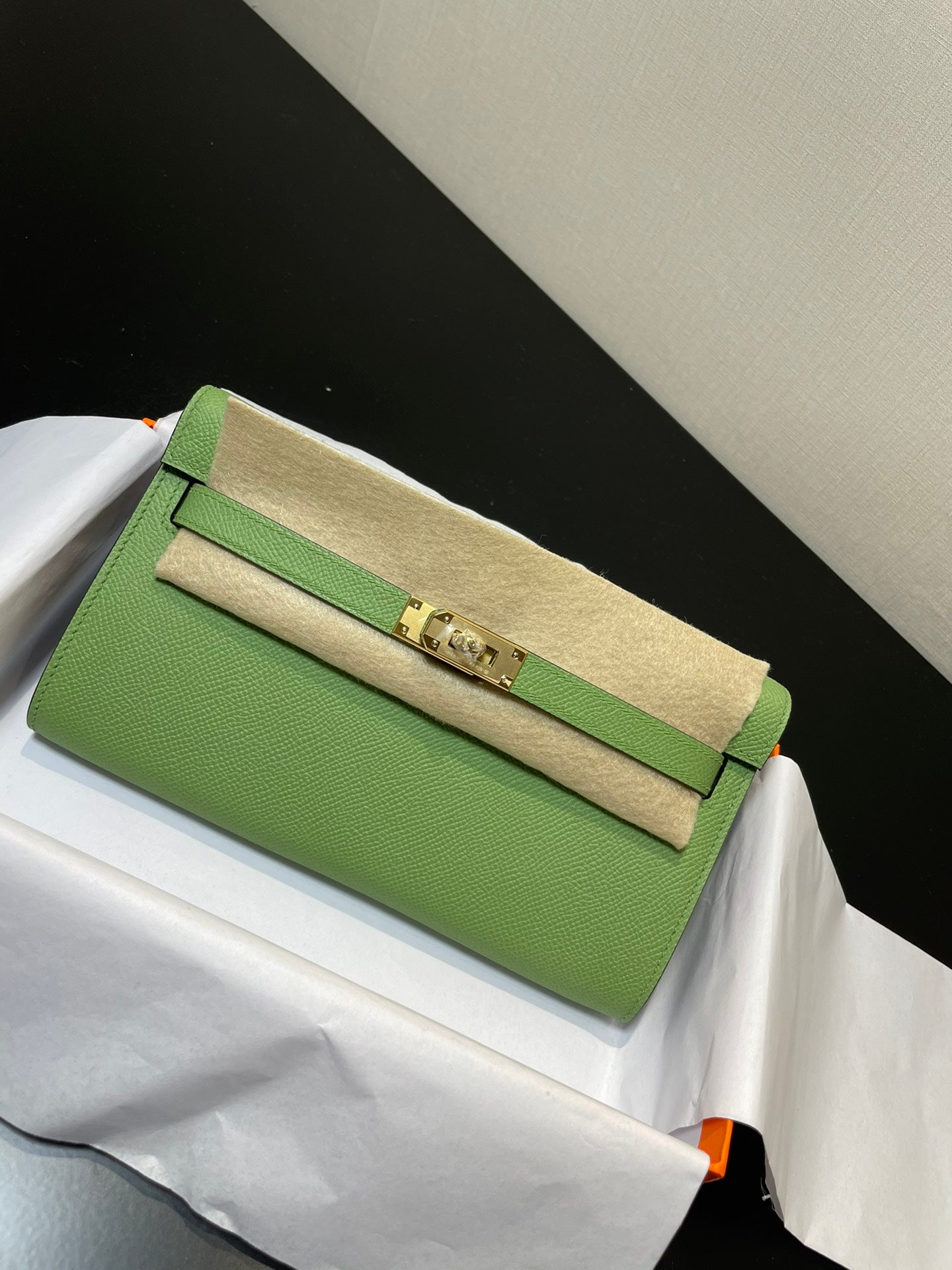 Kelly WOC 20.5 verde Epsom con herrajes dorados
