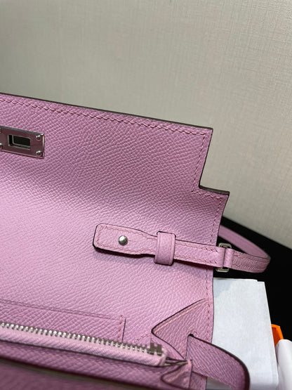 Cartera Kelly To Go de 20,5" rosa claro con herrajes plateados Epsom