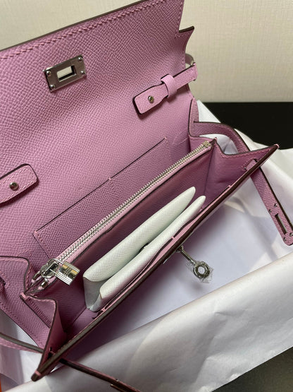 Cartera Kelly To Go de 20,5" rosa claro con herrajes plateados Epsom