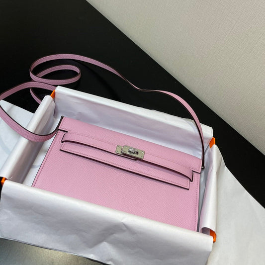 Cartera Kelly To Go de 20,5" rosa claro con herrajes plateados Epsom