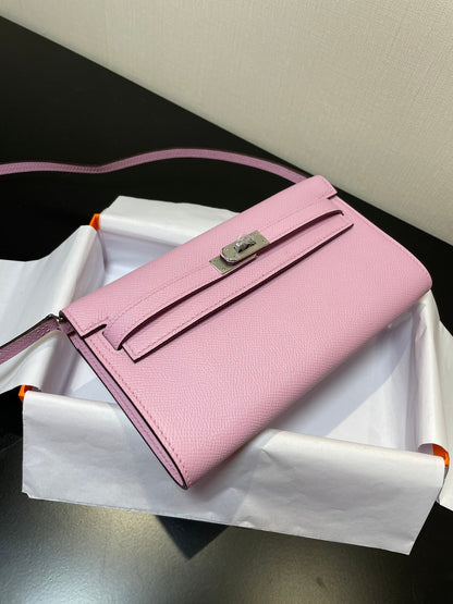 Cartera Kelly To Go de 20,5" rosa claro con herrajes plateados Epsom
