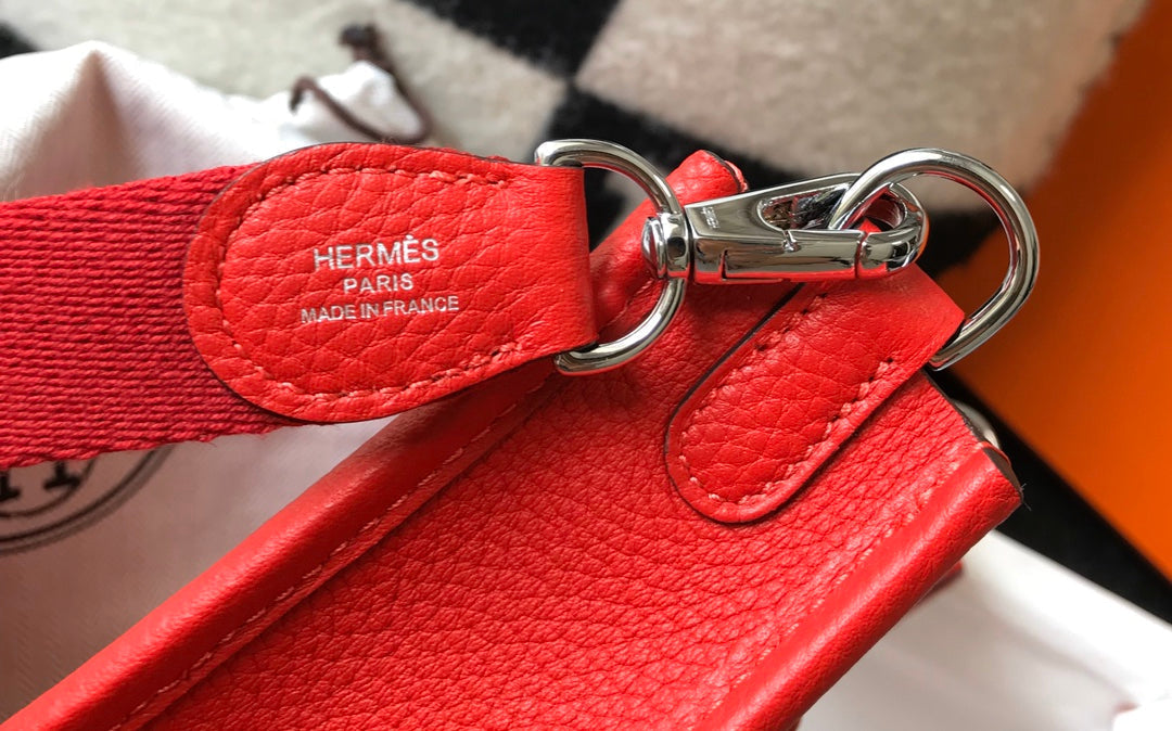 Mini Evelyne 18 cm Togo rojo Herrajes plateados