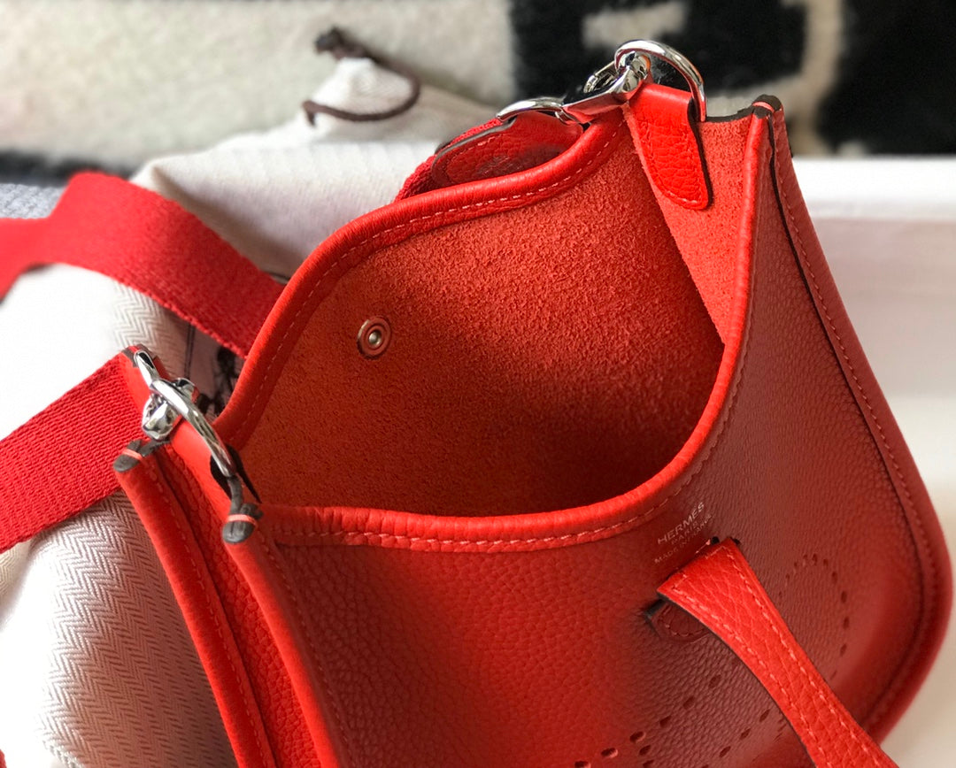 Mini Evelyne 18 cm Togo rojo Herrajes plateados