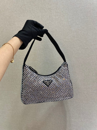 BOLSO HOBO BRILLANTE 23 EN NYLON NEGRO CON CRISTALES ADICIONALES