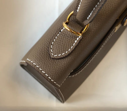 Bolso bandolera hm kelly de 32 cm con herrajes dorados en cuero Epsom