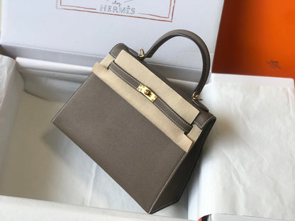 Bolso bandolera hm kelly de 32 cm con herrajes dorados en cuero Epsom