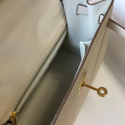 Hm Kelly 32 cm, cuero Epsom blanco, herrajes dorados