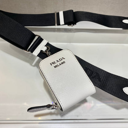 BOLSO SOBRE CON SOLAPA 20 EN PIEL SAFFIANO BLANCA