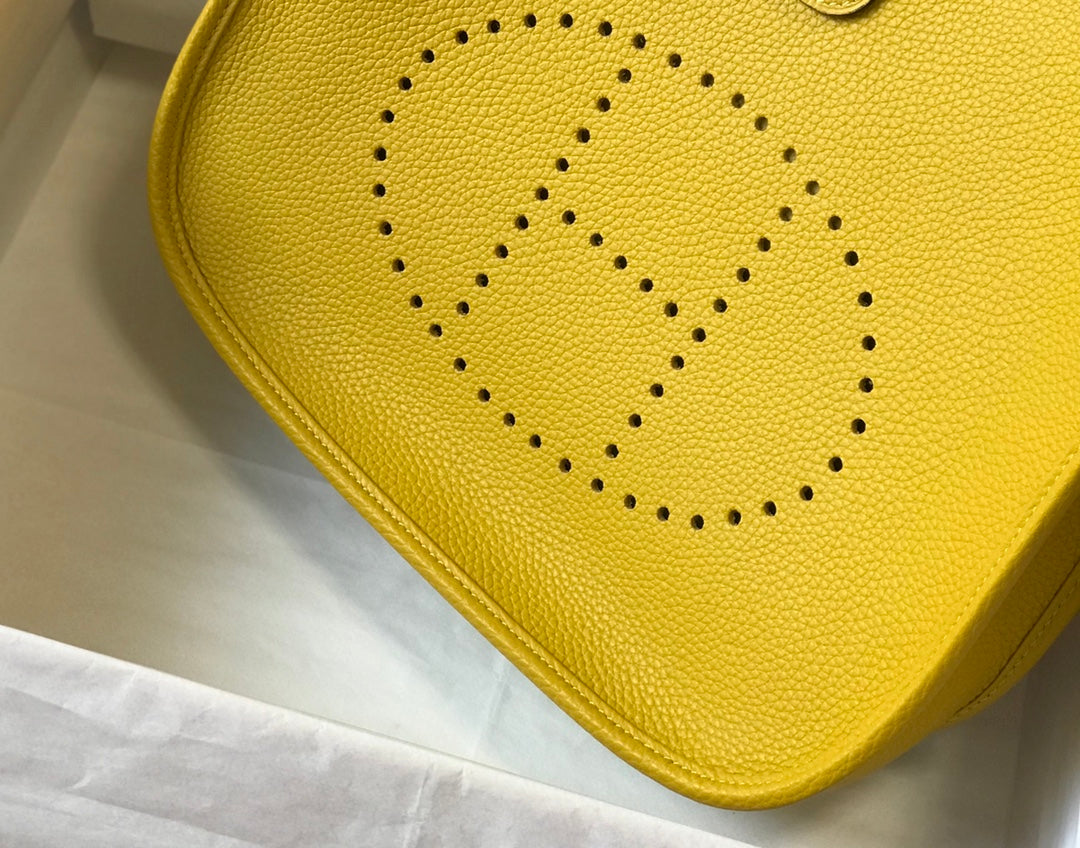 Evelyne 29cm Amarillo Oscuro Togo Shw