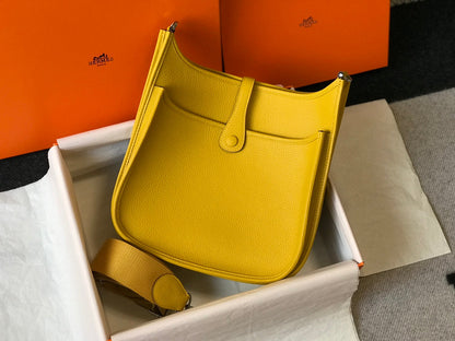 Evelyne 29cm Amarillo Oscuro Togo Shw