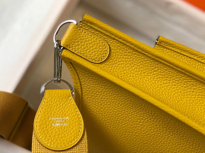 Evelyne 29cm Amarillo Oscuro Togo Shw