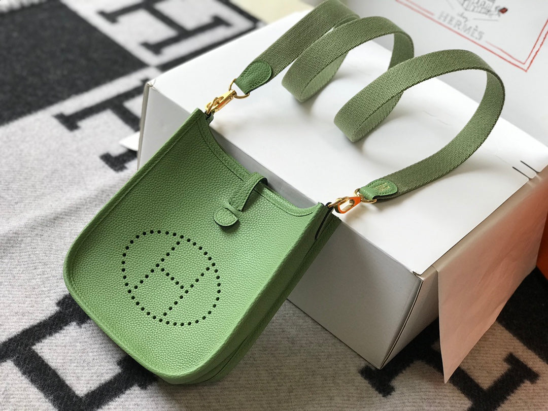 Mini Evelyne 18cm Verde Oscuro Togo Ghw