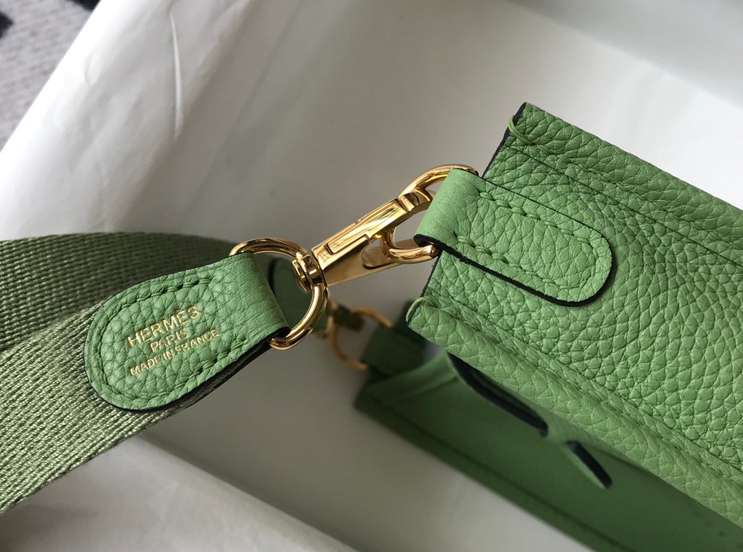 Mini Evelyne 18cm Verde Oscuro Togo Ghw