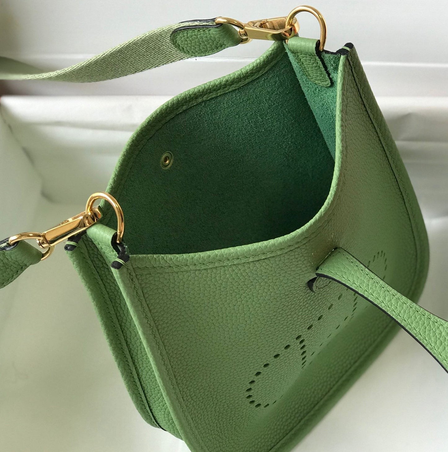 Mini Evelyne 18cm Verde Oscuro Togo Ghw