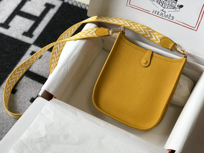 Mini Evelyne 18cm Amarillo Oscuro Togo Ghw