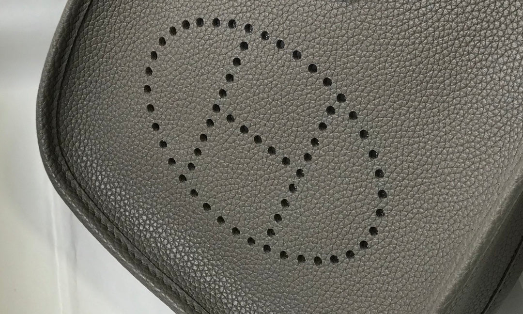 Mini Evelyne 18cm Gris Oscuro Togo Ghw