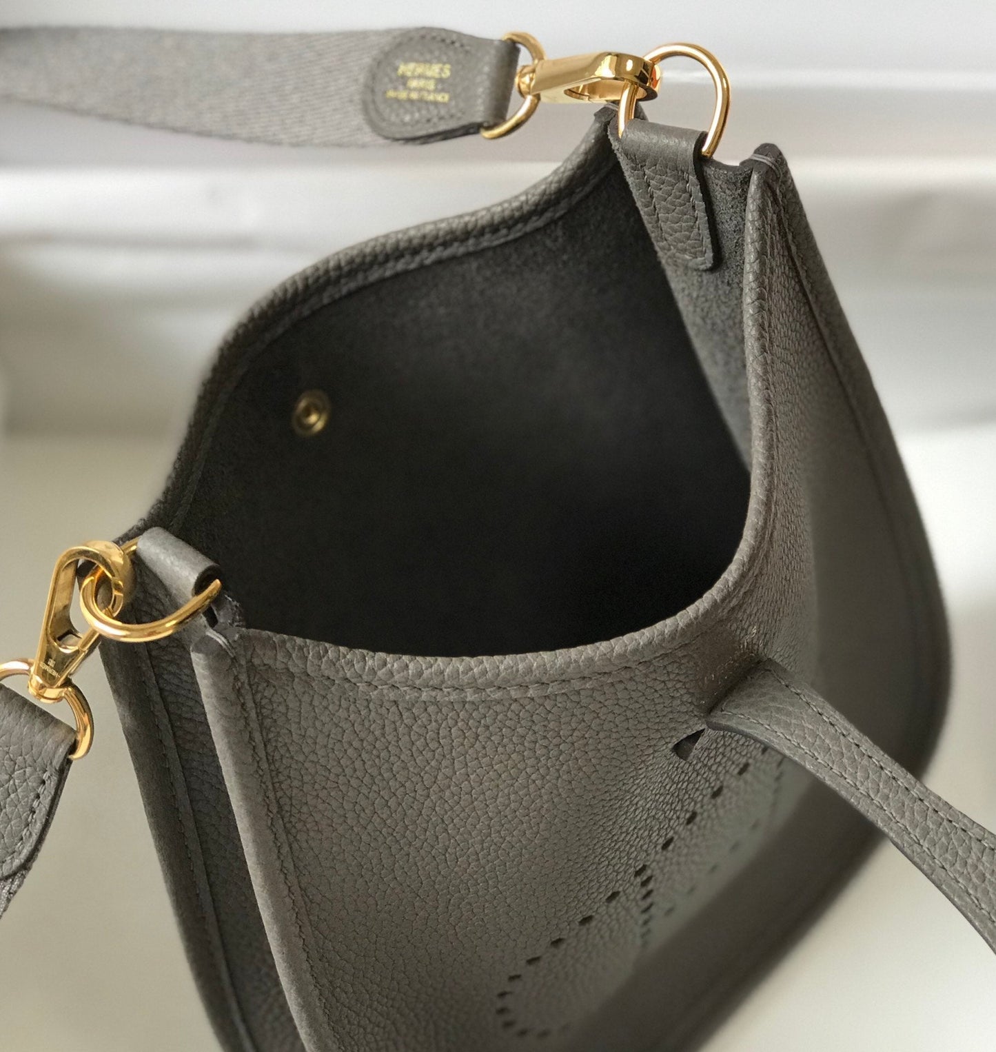 Mini Evelyne 18cm Gris Oscuro Togo Ghw