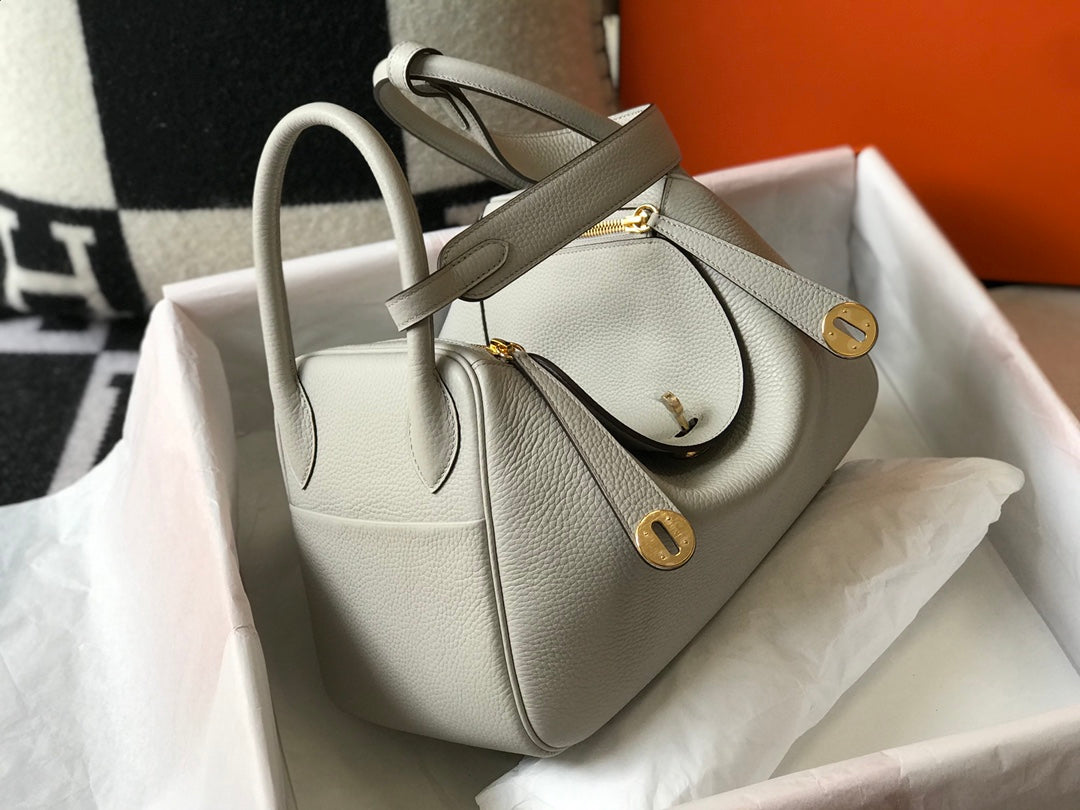 BOLSO HM LINDY 30 CREMA CUERO TAURILLON CLEMENCE