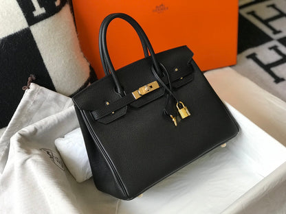 HM BIRKIN 30CM PIEL TOGO NEGRA CON HERRAJES DORADOS