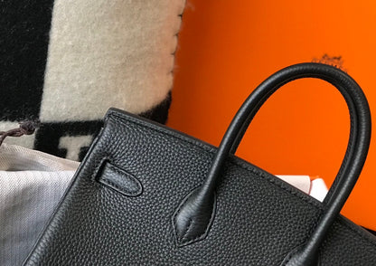 HM BIRKIN 30CM PIEL TOGO NEGRA Y HERRAJES PLATEADOS