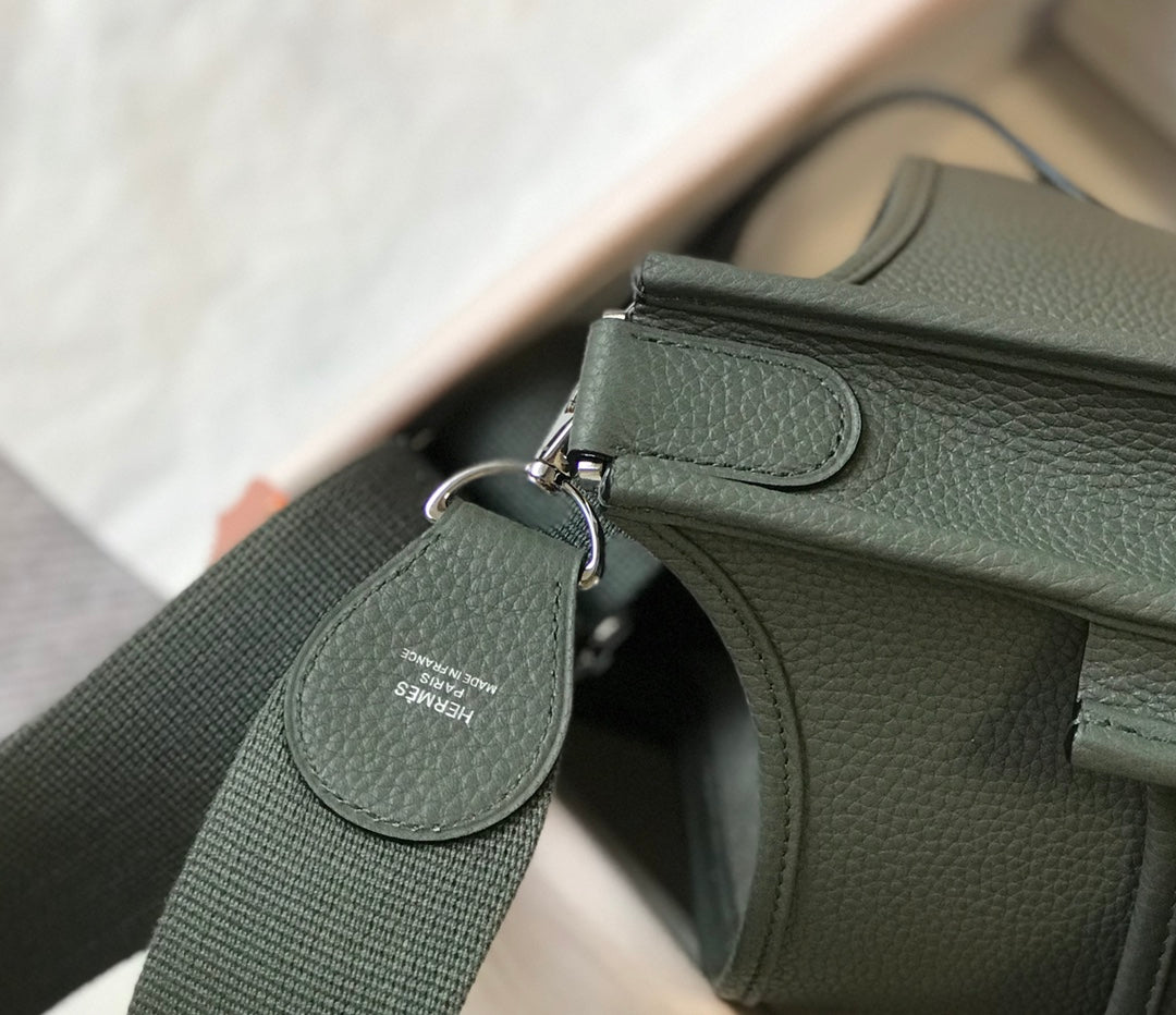 BOLSO HM EVELYNE 28 VERDE CAZADOR TOGO