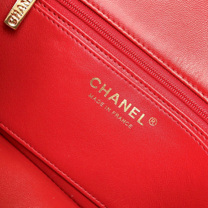 MINI BOLSO RECTANGULAR CON SOLAPA 20CM PIEL DE CORDERO ROJA HERRAJES DORADOS