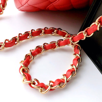MINI BOLSO RECTANGULAR CON SOLAPA 20CM PIEL DE CORDERO ROJA HERRAJES DORADOS
