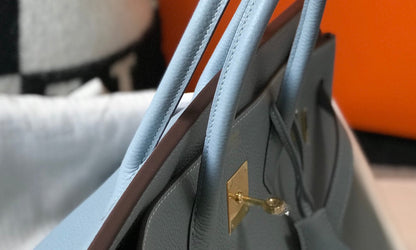 HM BIRKIN 35CM PIEL TOGO AZUL CIELO CON HERRAJES DORADOS