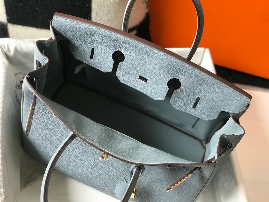 HM BIRKIN 35CM PIEL TOGO AZUL CIELO CON HERRAJES DORADOS