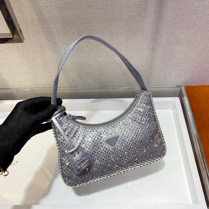 BOLSO HOBO BRILLANTE DE 23 EN NYLON PLATEADO CON CRISTALES ADICIONALES