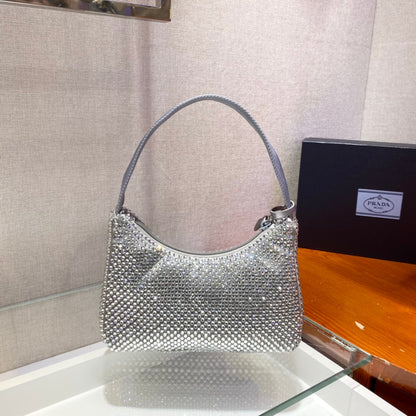 BOLSO HOBO BRILLANTE DE 23 EN NYLON PLATEADO CON CRISTALES ADICIONALES