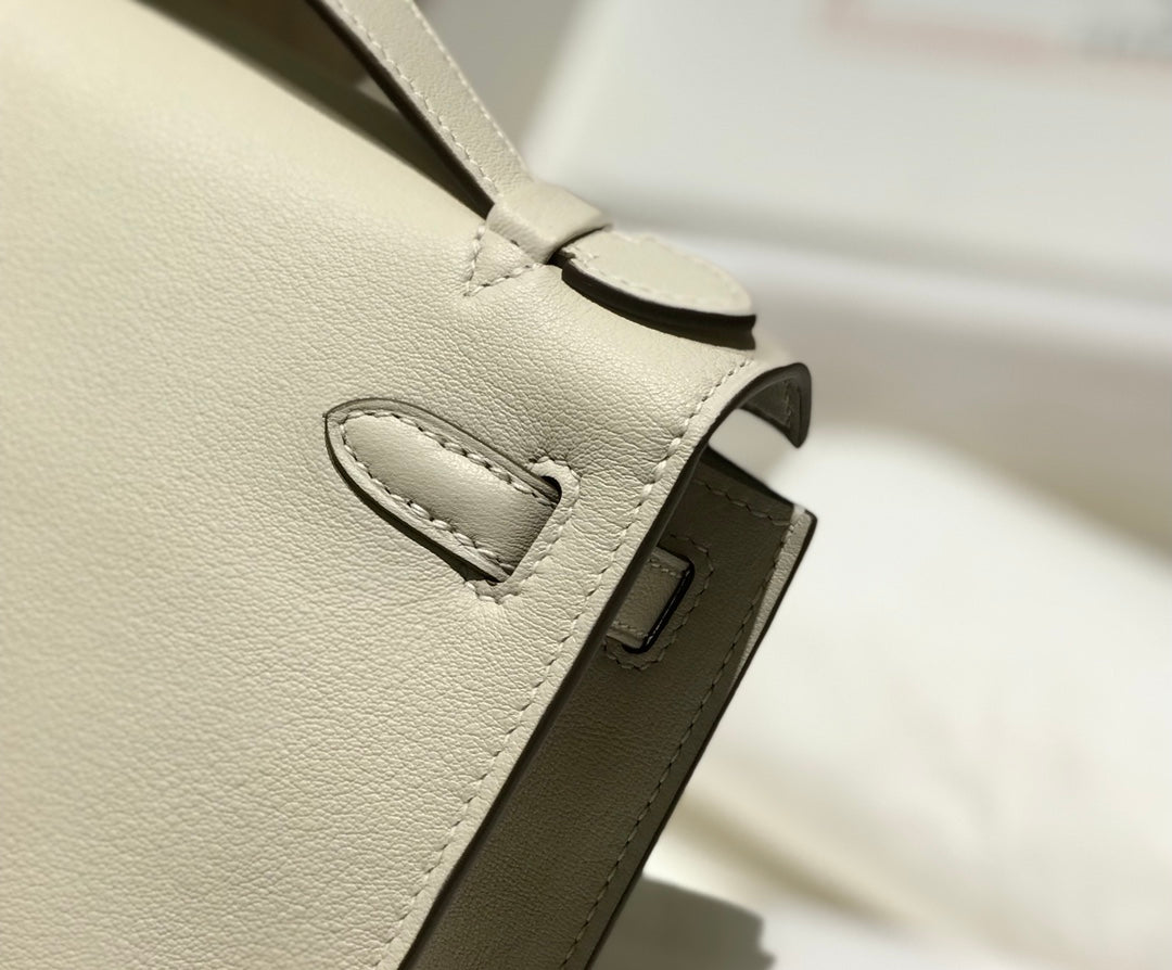POCHETTE HM KELLY 22 CM BLANC BEIGE SWIFT QUINCAILLERIE OR