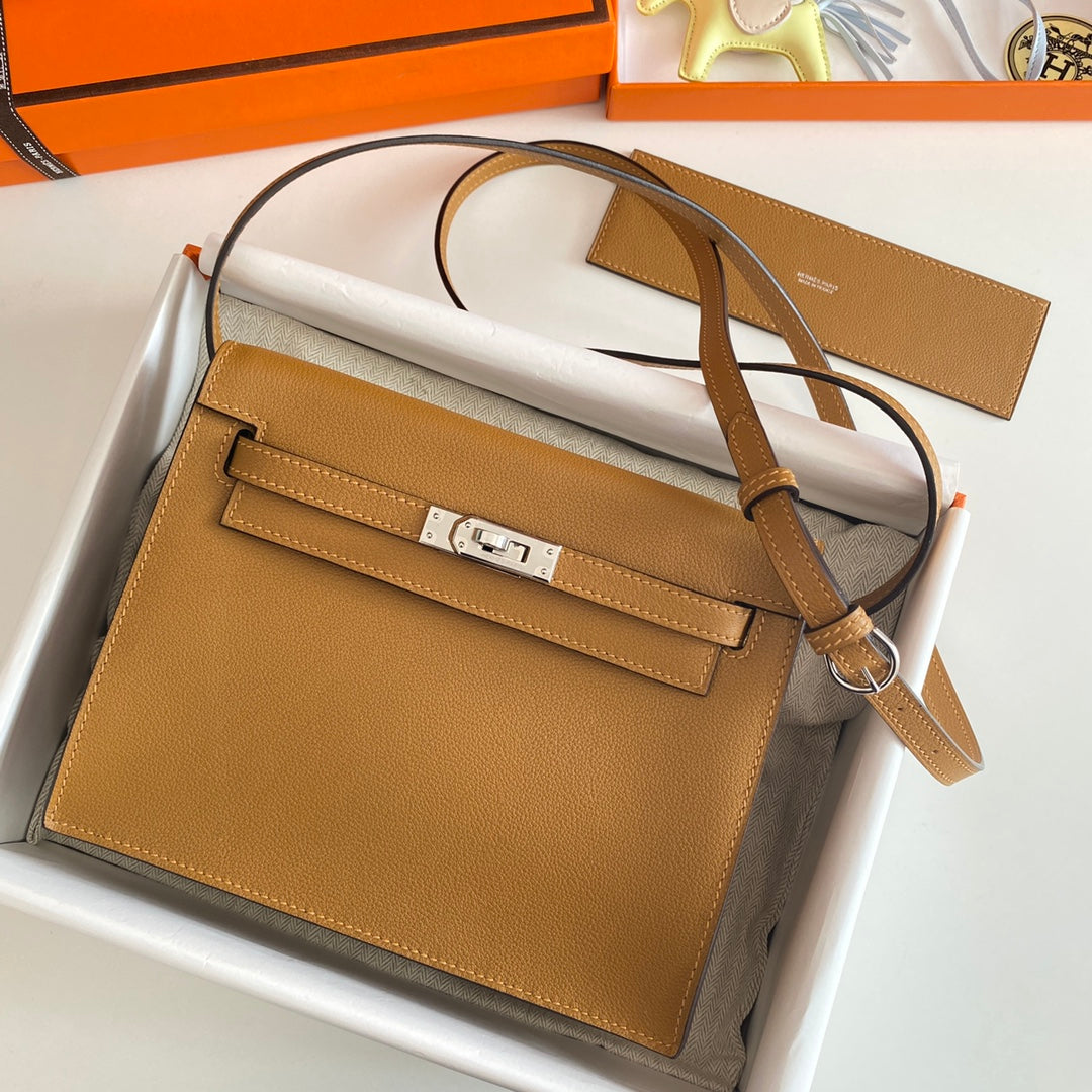 Kelly Danse II 22cm Dorado Evercolor Cuero Shw