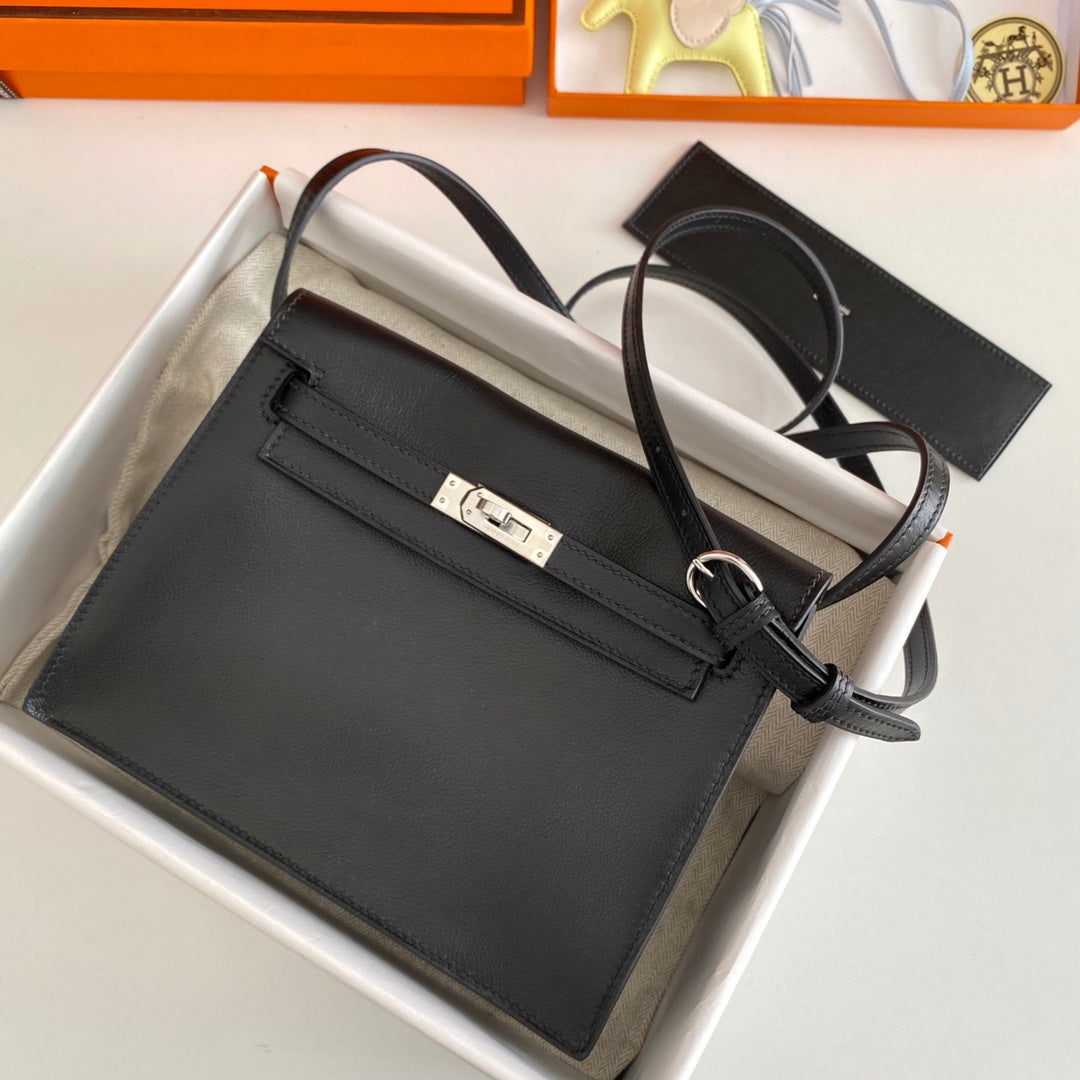 Kelly Danse II 22cm Negro Evercolor Cuero Shw
