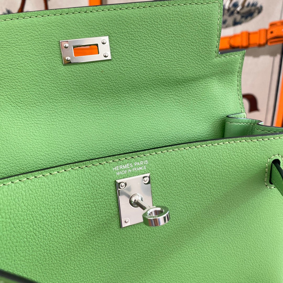Kelly Danse II 22cm Verde Evercolor Cuero Shw