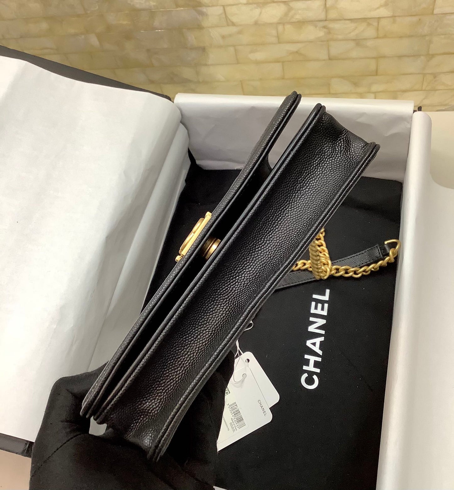 CC Leboy WOC 19 cm, acolchado negro, herrajes dorados caviar
