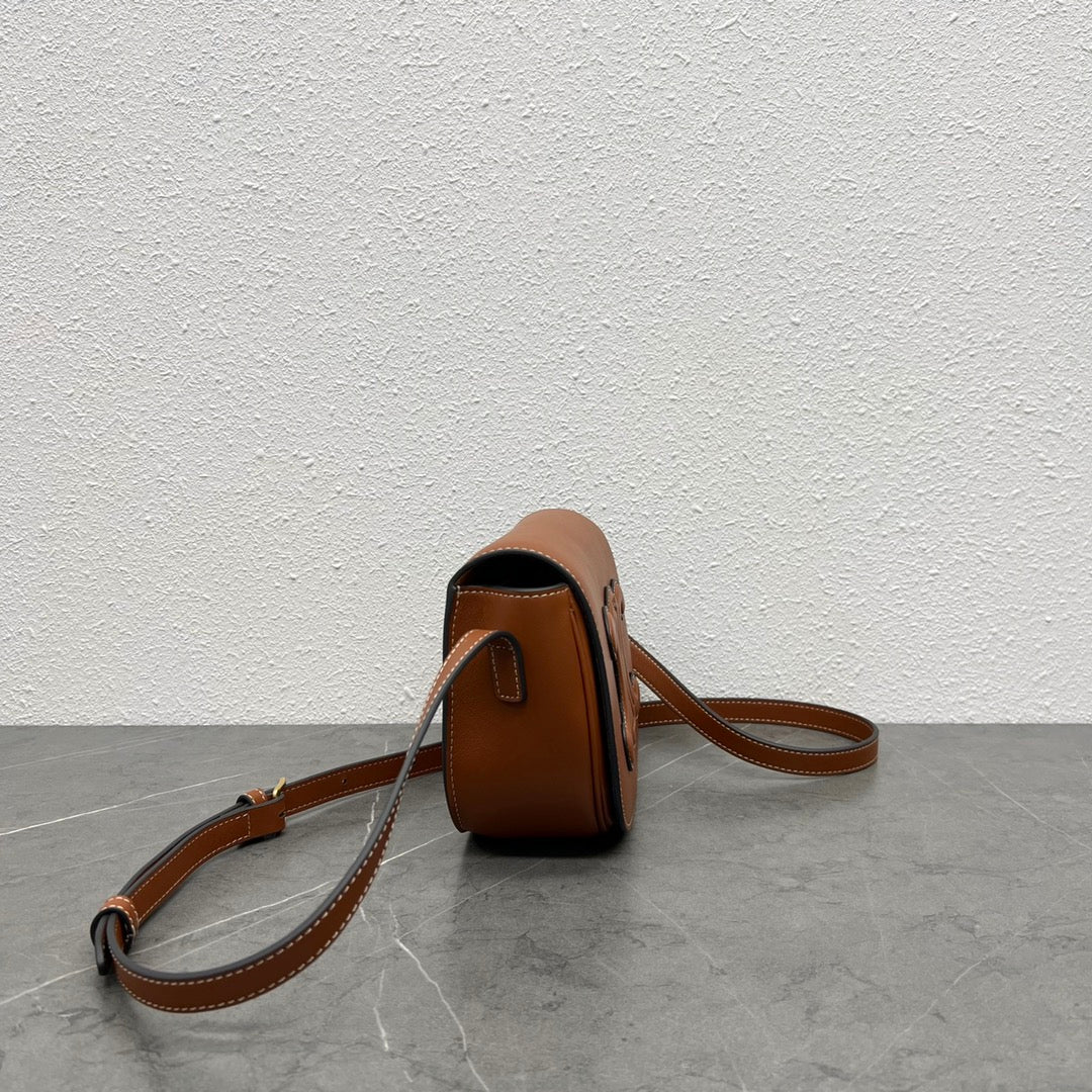 FOLCO CUIR TRIOMPHE 18 EN PIEL DE BECERRO ROJO MARRÓN