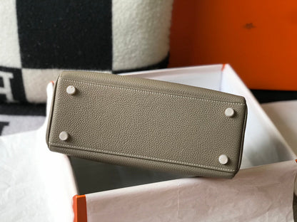 HM KELLY 25 CM GRIS TOGO HARDWARE DORADO
