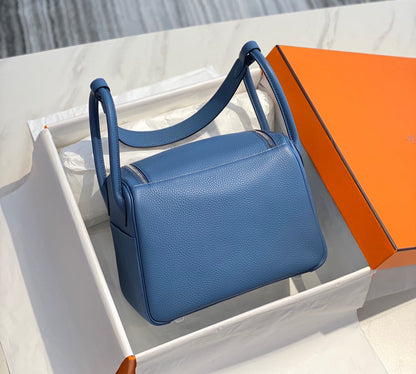 HM LINDY 30 BAG AZURE TAURILLON CLEMENCE LEATHER
