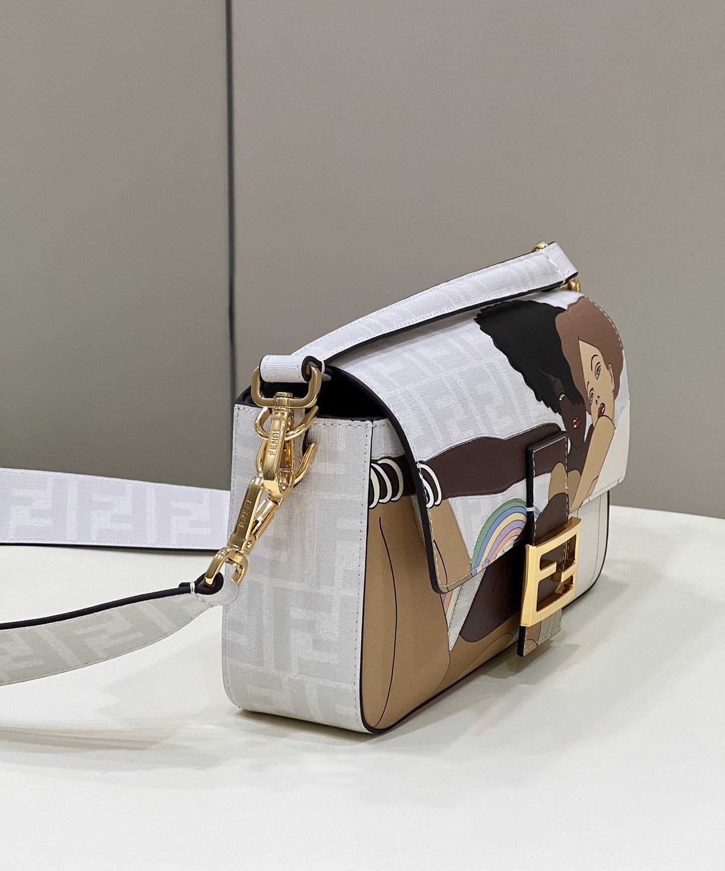 BOLSO BAGUETTE FENDI 27 DE PIEL DE BECERRO BLANCA CON ETIQUETA ADJUNTA Y HERRAJES DORADOS