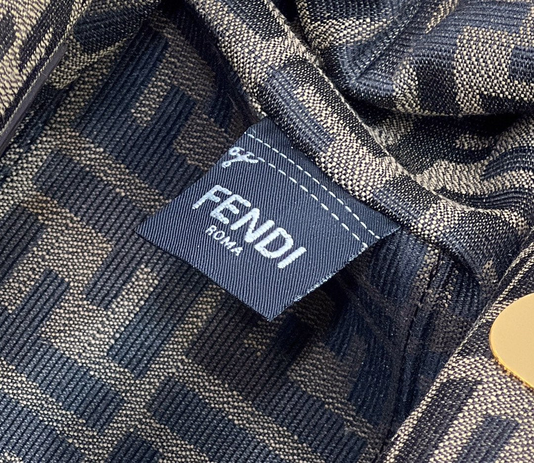 BOLSO FENDI FIRST SMALL 26 DE PIEL BLANCA CON DETALLES EXÓTICOS